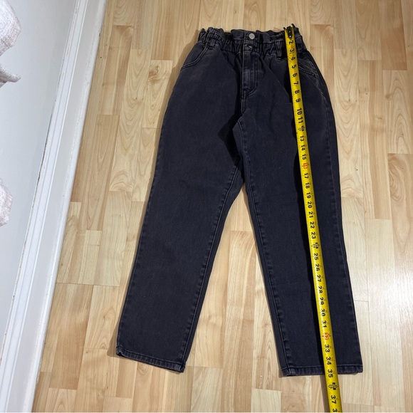 Pacsun Womens Black High Waisted Mom Jeans Paper bag Waist Size 26 - Picture 2 of 7